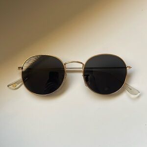 Round sunglasses
